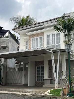 Rumah Istimewa Siap Huni Rafflesh Hills Cibubur dekattol Cibubur , tersedia melalui melalui situs Olx