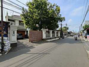 Rumah kebayoran lama kebon jeruk lokasi di Jl. Masjid al-anwar, tersedia melalui melalui situs Olx
