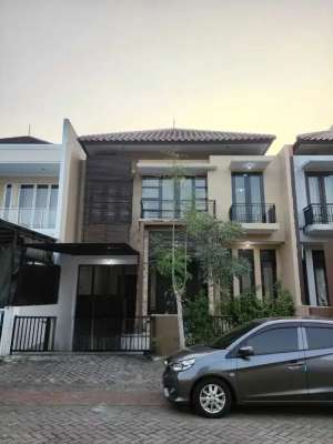 RUMAH KERTAJAYA INDAH, DEKAT MERR, PAKUWON CITY, SUTOREJO DHARMAHUSADA, MANYAR, ARAYA , tersedia melalui melalui situs Olx