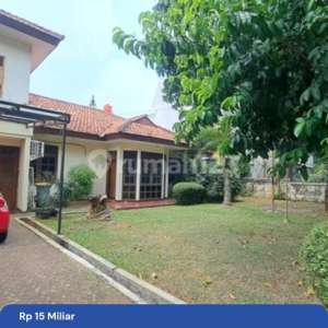 rumah klasik luas di taman wijaya kusuma cilandak jakarta selatan , tersedia melalui melalui situs Rumah123