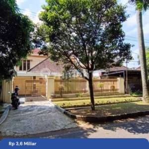 Rumah Klasik TerawatSiap Huni di Daerah Pulau-Pulau, Klojen Malang , tersedia melalui melalui situs Rumah123