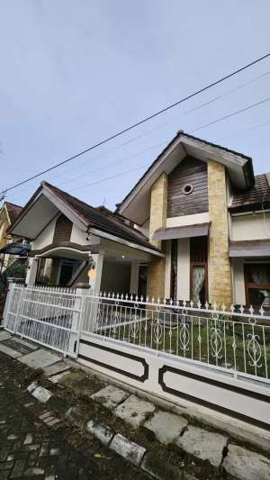 Rumah komplek arcamanik kota Bandung jl a.h Nasution dkt RS hermina , tersedia melalui melalui situs Olx