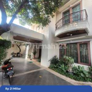 Rumah Kontemporer Di Cipete, Lingkungan Tenang , tersedia melalui melalui situs Rumah123