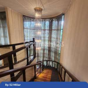 Rumah Lama di Lokasi Prestigius di Menteng Jakarta Pusat. , tersedia melalui melalui situs Rumah123