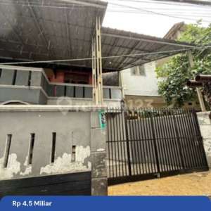 Rumah Lama, Lahan Sangat Potensial Untuk Bangun Rumah Baru Atau Dijadikan Kos 100meter Dr Jl Raya Condet , tersedia melalui melalui situs Rumah123