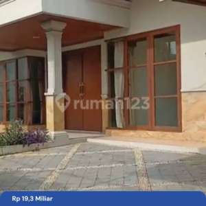 Rumah Lama Masih LayakTown House Gandaria , tersedia melalui melalui situs Rumah123