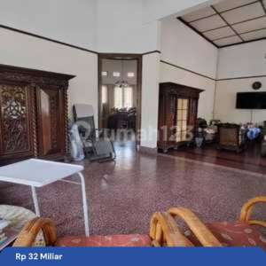 Rumah Luas Heritage Nyaman di Area Cipaganti , tersedia melalui melalui situs Rumah123
