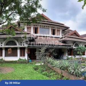 Rumah Luas Lokasi Strategis Pinggir Jalan Raya Pengadegan Jaksel , tersedia melalui melalui situs Rumah123