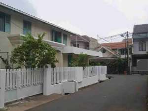 Rumah Luas Rawamangun Jakarta Timur , tersedia melalui melalui situs Olx