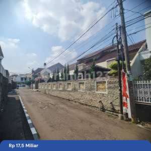 Rumah Lux Asri,Permata Hijau 2,Swimpool,Taman Lega,Private Gym , tersedia melalui melalui situs Rumah123