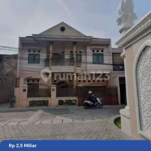 Rumah Megah 2 Lt Dekat Bandara Halim, Kebon Pala, Jakarta Timur , tersedia melalui melalui situs Rumah123