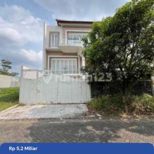 Rumah Megah 3 Lantai di Greenwood Boulevard Araya Malang , tersedia melalui melalui situs Rumah123