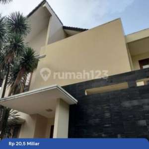 Rumah Mewah 2 Lantai Design Modern Dlm Cluster One Gate System Ada Private Pool Di Kemang Jakarta Selatan , tersedia melalui melalui situs Rumah123