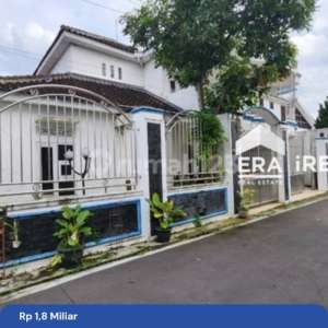 Rumah Mewah 2 Lantai di Colomadu Solo Barat Dekat Superindo , tersedia melalui melalui situs Rumah123