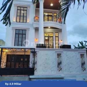 Rumah Mewah 3 Lantai Siap Huni dalam Kompleks Cluster Lokasi Jalan Kumala Tengah Kota Makassar Type 300 Terdapat 6 Kamar Tidur Dan 6 Kamar Mandi Cek Lokasi Nego Sampai Deall , tersedia melalui melalui situs Rumah123