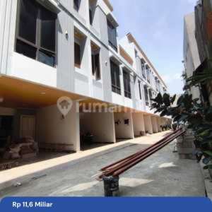 Rumah Mewah Cantik 2Lantai 5 Menit Staiun Sawahbesar Jakartapusat , tersedia melalui melalui situs Rumah123