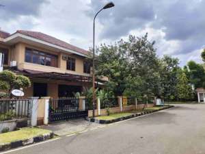 Rumah mewah dan strategis , tersedia melalui melalui situs Olx