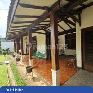 Rumah mewah dengan tanah super lega di kawasan Pangkalan Jati , tersedia melalui melalui situs Rumah123