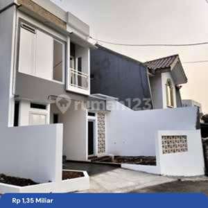 Rumah Mewah Model Clasik 5 Menit Stasiun Sawah Besar Jakartapusat , tersedia melalui melalui situs Rumah123