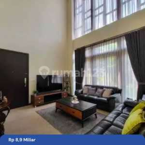 Rumah Mewah Private Pool di Kawasan elite Navapark Cluster Lancewood , tersedia melalui melalui situs Rumah123