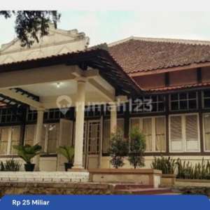 Rumah Mewah Strategis Hitung Tanah Berdiri Sedjak 1921 , tersedia melalui melalui situs Rumah123