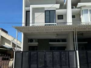 Rumah Minimalis Kutisari Indah Utara, Row 4mobil longgar , tersedia melalui melalui situs Olx