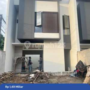 Rumah Minimalis Modern Berkualitas Akses 2 Mobil Bebas Banjir , tersedia melalui melalui situs Rumah123