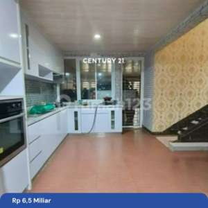 Rumah Modern 25 Lantai Konsep Mezzanine di Keb Residence 8872 , tersedia melalui melalui situs Rumah123