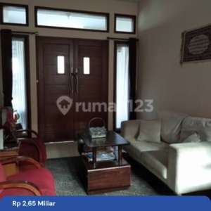 Rumah Modern Cigadung Sangat Terawat - Akses 5 Menit ke Dago Atas , tersedia melalui melalui situs Rumah123