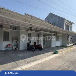 Rumah Modern Dekat Luwes Gentan Sukoharjo , tersedia melalui melalui situs Rumah123