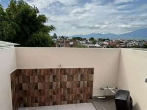 Rumah Modern Minimalis di Ikan Ikan Lowokwaru Malang Dekat Suhat , tersedia melalui melalui situs Olx