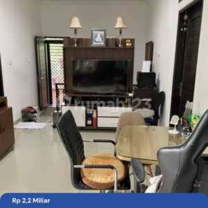 Rumah Modern Tropis 2 Lantai di Pusat Denpasar - TenangStrategis, Dekat Semua Akses Utama , tersedia melalui melalui situs Rumah123