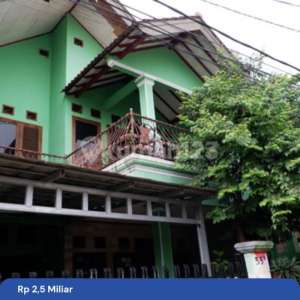 Rumah Multifamily 134m2 Bangunan 2004 Ciledug Tangerang , tersedia melalui melalui situs Rumah123