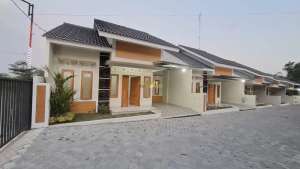 RUMAH MURAH, SIAP HUNI, ALL IN DEKAT PEREMPATAN TAJEM MAGUWOHARJO , tersedia melalui melalui situs Olx