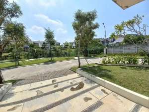 Rumah ngantong belakang, hadap taman di Citra Sentul Raya jual rugi , tersedia melalui melalui situs Olx