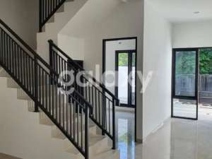 Rumah Nirwana Executive Baru Minimalis ROW Lebar , tersedia melalui melalui situs Olx