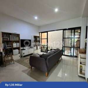 Rumah Nyaman Terawat 2 Lantai di Cihanjuang Cimahi , tersedia melalui melalui situs Rumah123