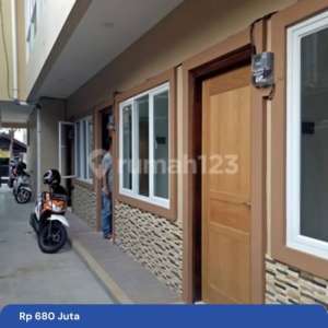 Rumah Petakan Cempaka Putih Baru Siap Huni Cocok untuk Investasi , tersedia melalui melalui situs Rumah123