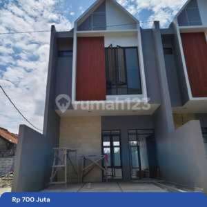 Rumah Siap Huni 2lantai Harga 700 Jutaan Dekat Sarana Pendidikan , tersedia melalui melalui situs Rumah123