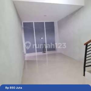 Rumah Siap Huni 3 Lantai di Matahari Asri, Baleendah , tersedia melalui melalui situs Rumah123