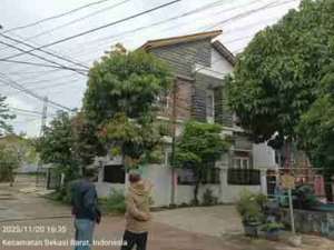 rumah siap huni 4 kamar di Bintara , tersedia melalui melalui situs Olx