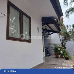 Rumah Siap Huni Cantik Terawat Pejaten Barat. Strategis Dekat ke Mampang Kuningan dan Tol Tb Simatupang . , tersedia melalui melalui situs Rumah123