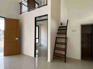 Rumah siap huni dekat stasiun depok Cipayung Depok barazak , tersedia melalui melalui situs Olx