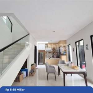 Rumah Siap Huni di Summarecon Cluster Emily Bandung , tersedia melalui melalui situs Rumah123