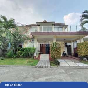 Rumah Siap Huni Hook dengan Private Pool Dekat ke Pintu Tol SHM Du Cluster Taman Yunani Sentul City Bogor , tersedia melalui melalui situs Rumah123