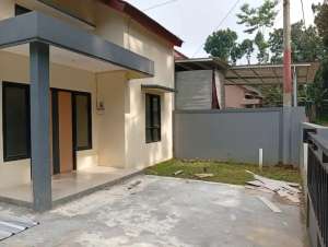 Rumah siap huni shm sekitar kampus unnes Semarang lokasi di Pandean Lamper, tersedia melalui melalui situs Olx