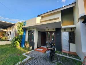 Rumah singopuran Kartasura murah dekat kampus UMS , tersedia melalui melalui situs Olx