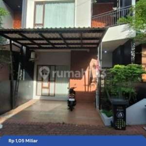 Rumah Strategis 15 Menit ke Stasiun Serpong 2 Lt Bebas Banjir J39295 , tersedia melalui melalui situs Rumah123