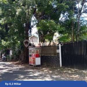 Rumah Strategis Di Jl Wijaya Kusuma Iii Pd Labu Jaksel , tersedia melalui melalui situs Rumah123