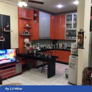 Rumah Sunter Dalam Komplek , tersedia melalui melalui situs Rumah123